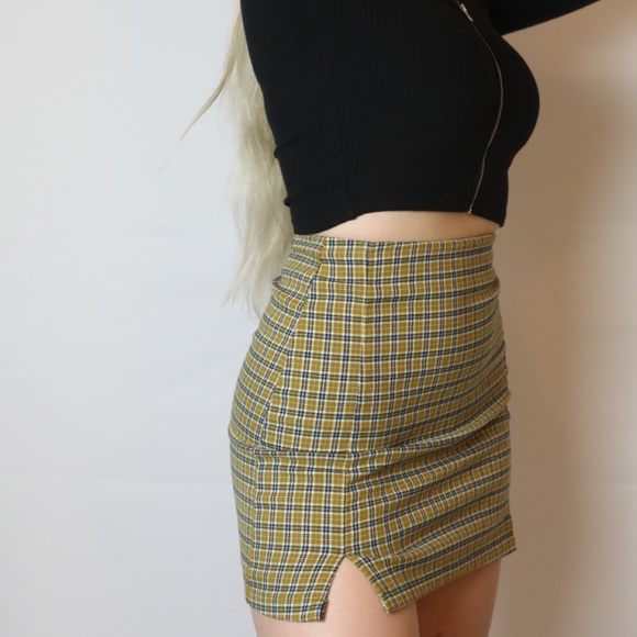 ❌sold Brandy melville yellow and blue cara skirt - Picture 5 of 5